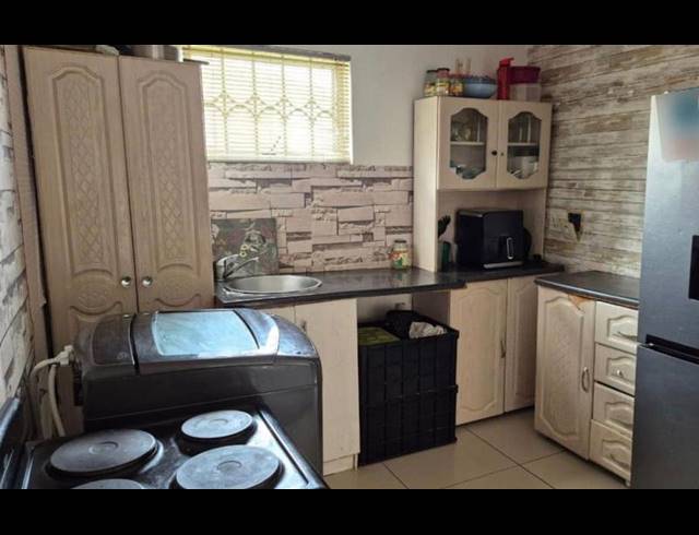 2 BEDROOM HOUSE FOR SALE IN CLOVERDENE